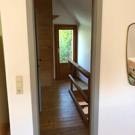 Сasa de vacaciones Pretty Half-timbered On Romantic Yard *